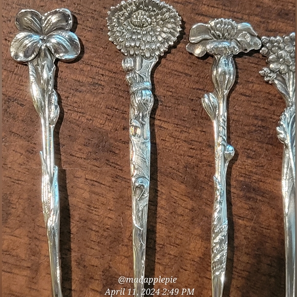 🚫SOLD🚫1885 Tiffany & Company Floral Motif Demitasse Spoon Collection Sterling - Picture 7 of 15